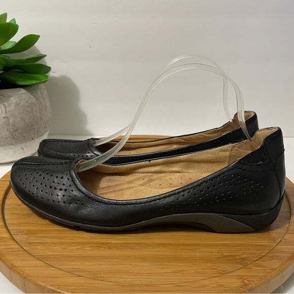 Naturalizer Yadira Black Perforated Leather Ballet Flat Women's 9 Comfort Loafer - Picture 1 of 10